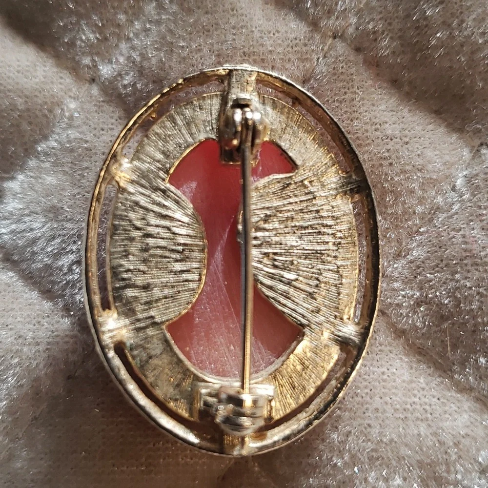 1928 Collection Vintage Brooch Cameo